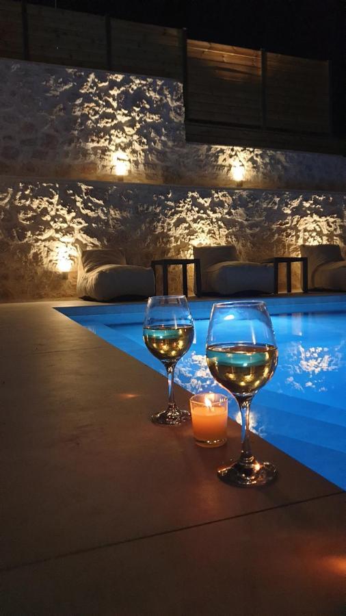 Nemesis Luxury Villas Apolpaina Eksteriør billede